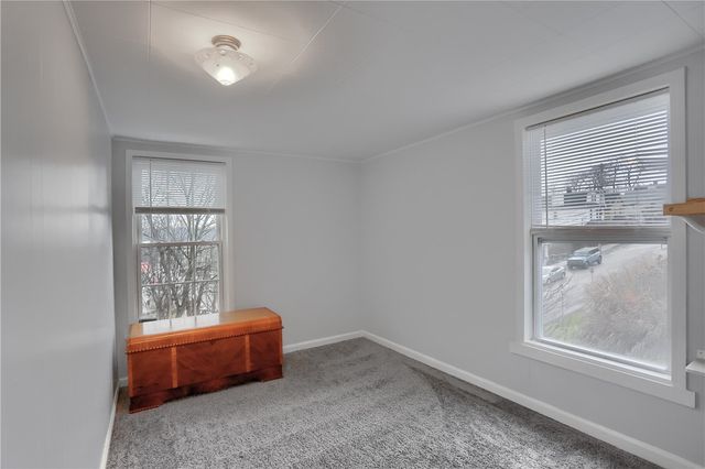 501 Summit Ave, Ellwood City, PA 16117