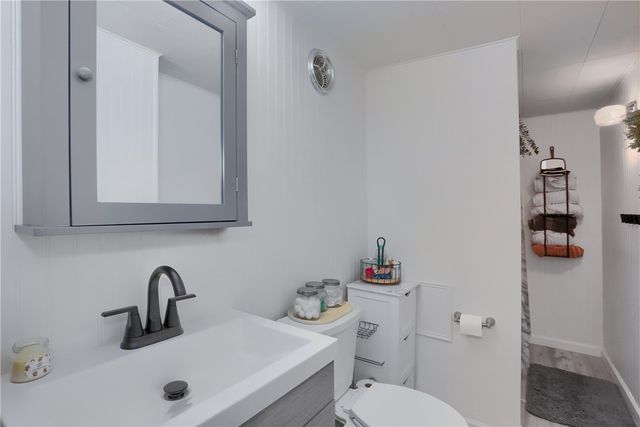 501 Summit Ave, Ellwood City, PA 16117