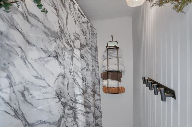 501 Summit Ave, Ellwood City, PA 16117