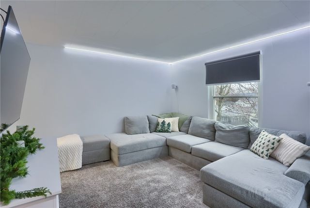 501 Summit Ave, Ellwood City, PA 16117