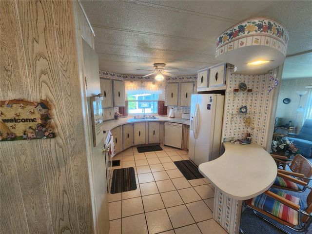 808 53RD AVENUE E 234, Bradenton, FL 34203