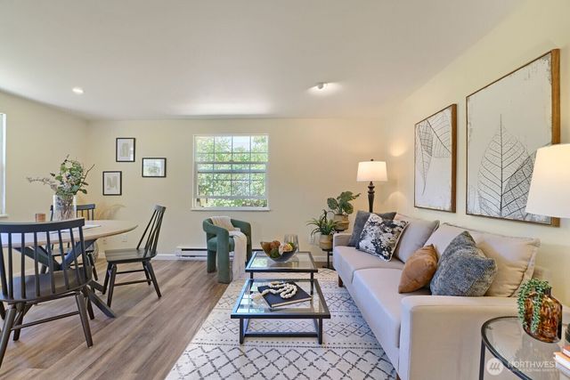 6322 18th Avenue SW, Seattle, WA 98106