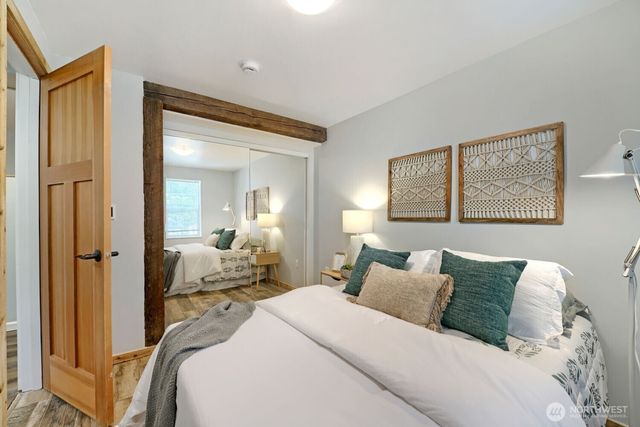 6322 18th Avenue SW, Seattle, WA 98106