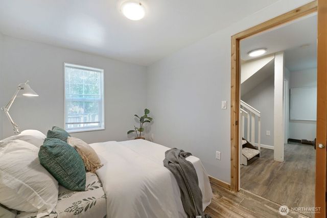 6322 18th Avenue SW, Seattle, WA 98106