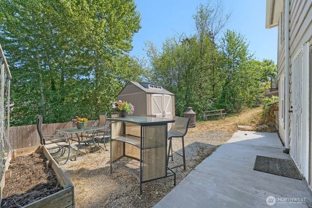 6322 18th Avenue SW, Seattle, WA 98106