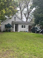 9 Sprucewood Road, West Babylon, NY 11704