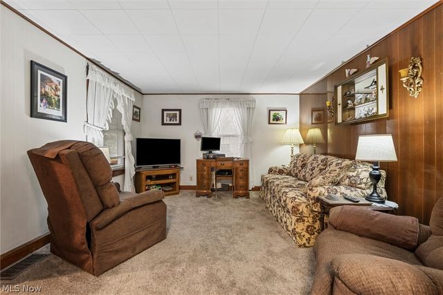 9687 South Avenue, Poland, OH 44514