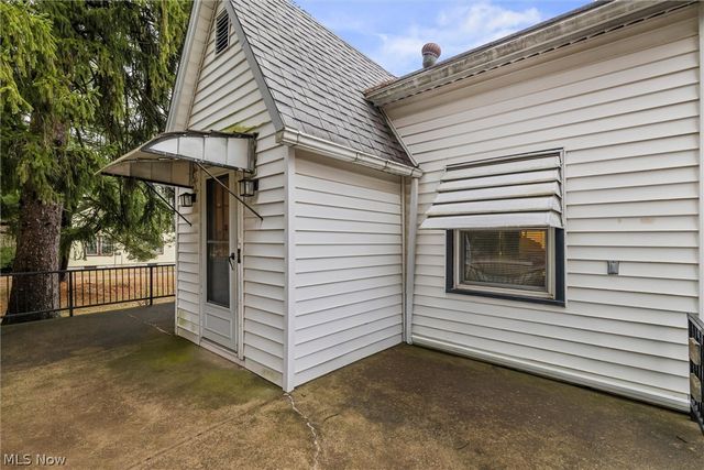 9687 South Avenue, Poland, OH 44514