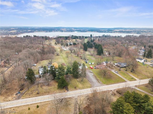 9687 South Avenue, Poland, OH 44514