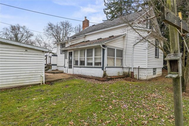 9687 South Avenue, Poland, OH 44514