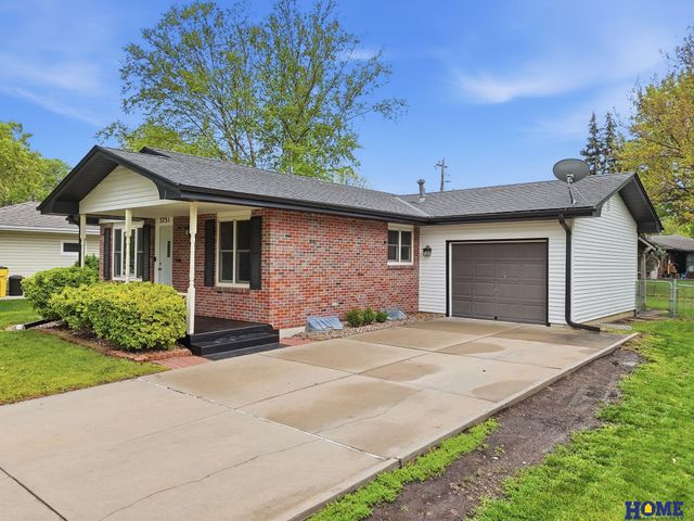 3751 Spruce Street, Lincoln, NE 68516