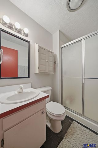 3751 Spruce Street, Lincoln, NE 68516