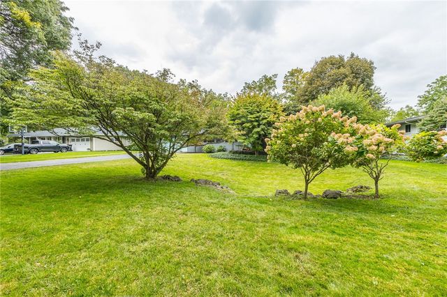150 Georgian Court Road, Brighton, NY 14610