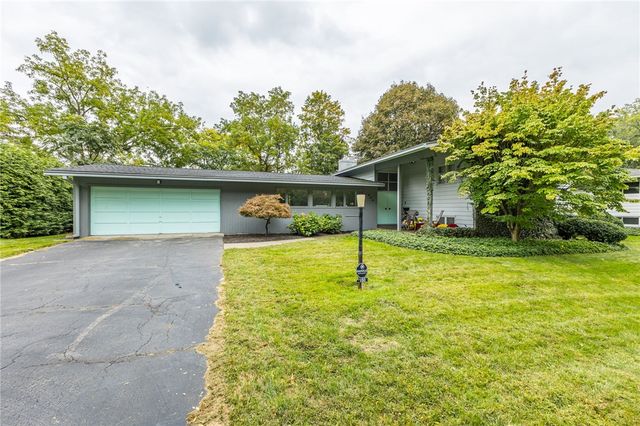 150 Georgian Court Road, Brighton, NY 14610