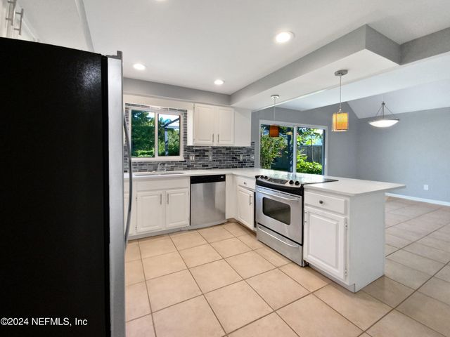 3567 WHALERS Way, Jacksonville, FL 32257