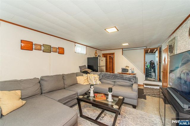 153 Algonquin Trail, Wayne, NJ 07470