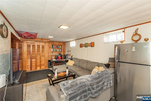 153 Algonquin Trail, Wayne, NJ 07470