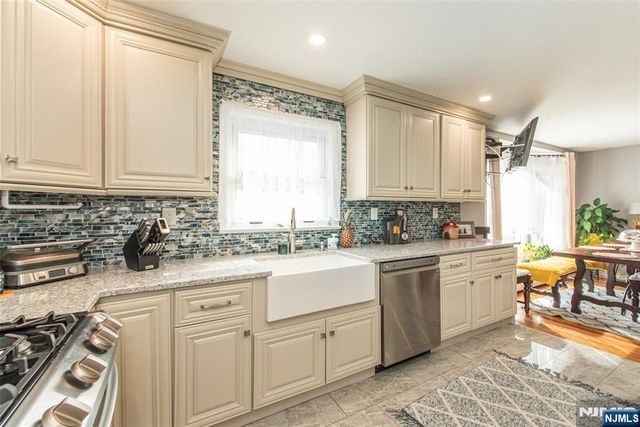 153 Algonquin Trail, Wayne, NJ 07470