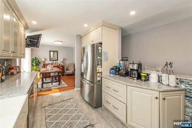 153 Algonquin Trail, Wayne, NJ 07470