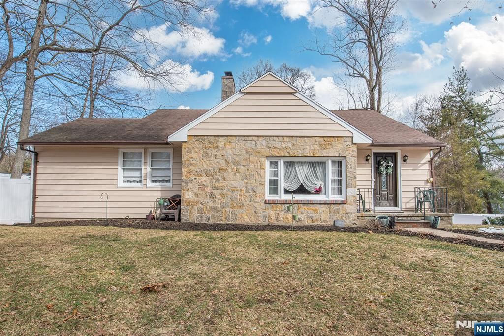 153 Algonquin Trail, Wayne, NJ 07470