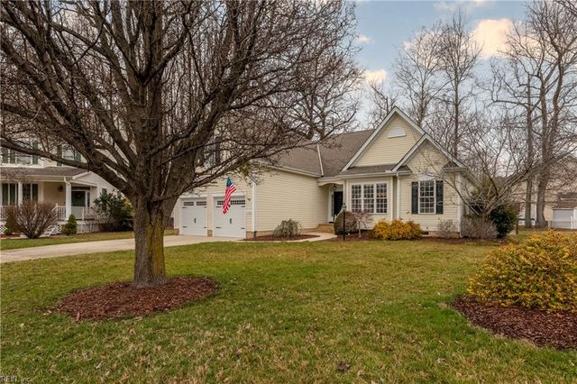 13152 Fox Chase CT, Carrollton, VA 23314