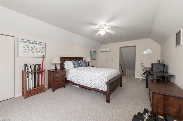 13152 Fox Chase CT, Carrollton, VA 23314
