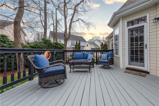 13152 Fox Chase CT, Carrollton, VA 23314