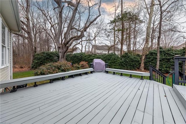 13152 Fox Chase CT, Carrollton, VA 23314