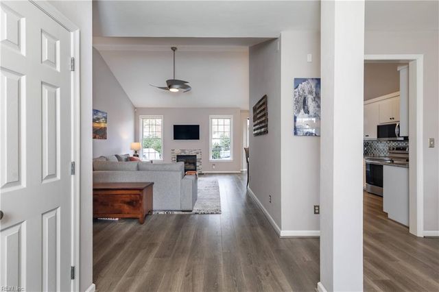 13152 Fox Chase CT, Carrollton, VA 23314