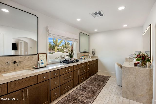 9349 E CALLE DE VALLE Drive, Scottsdale, AZ 85255