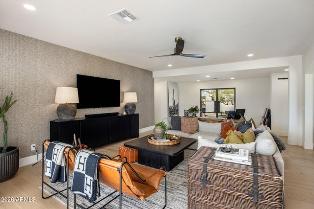 9349 E CALLE DE VALLE Drive, Scottsdale, AZ 85255