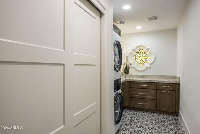 9349 E CALLE DE VALLE Drive, Scottsdale, AZ 85255