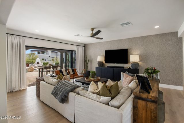 9349 E CALLE DE VALLE Drive, Scottsdale, AZ 85255