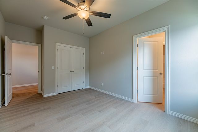 1406 SW Poigai Way 1, Bentonville, AR 72712