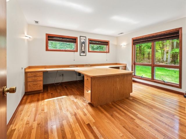 174 Cedar St, Sturbridge, MA 01566