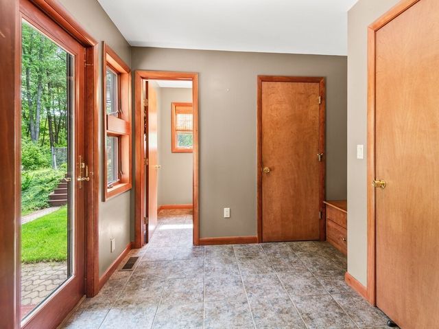 174 Cedar St, Sturbridge, MA 01566