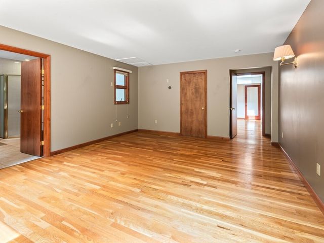 174 Cedar St, Sturbridge, MA 01566
