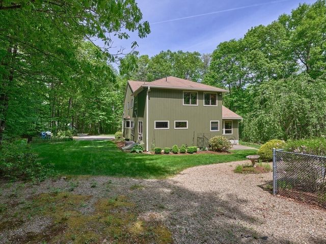 174 Cedar St, Sturbridge, MA 01566