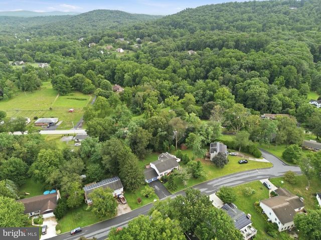 426 JENNIFER DR, New Cumberland, PA 17070