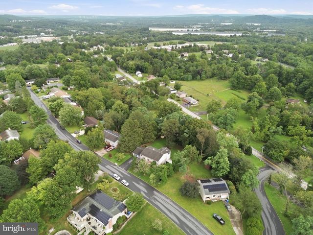 426 JENNIFER DR, New Cumberland, PA 17070