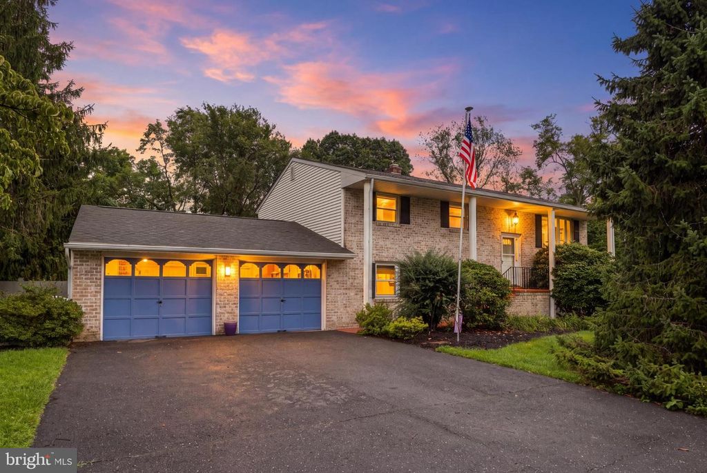 426 JENNIFER DR, New Cumberland, PA 17070