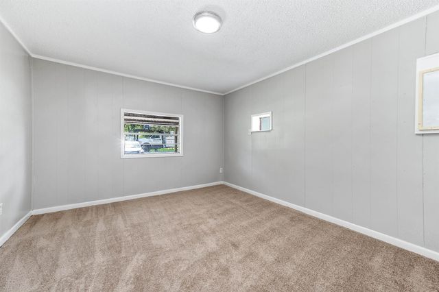 1033 S Booth Lane, Alvin, TX 77511