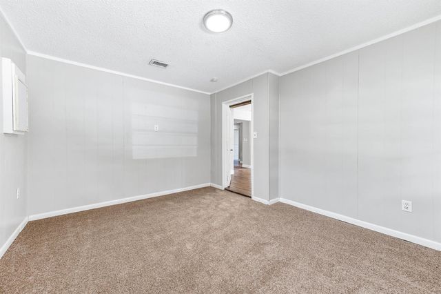 1033 S Booth Lane, Alvin, TX 77511
