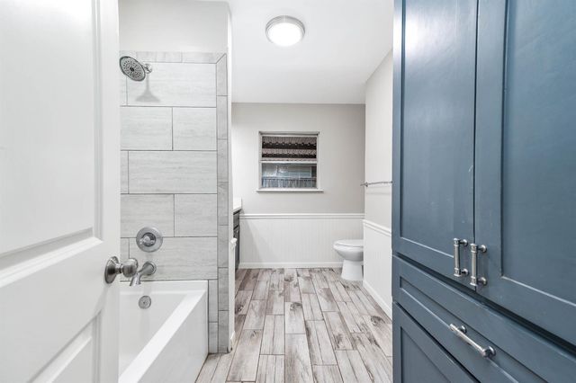 1033 S Booth Lane, Alvin, TX 77511