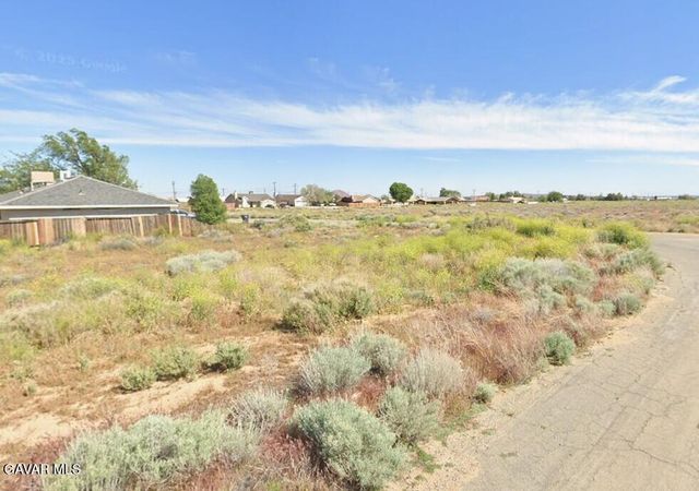 7901 Kalmia Avenue, California City, CA 93505