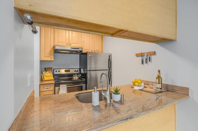 1332 1332 Shelter Creek Ln, San Bruno, CA 94066