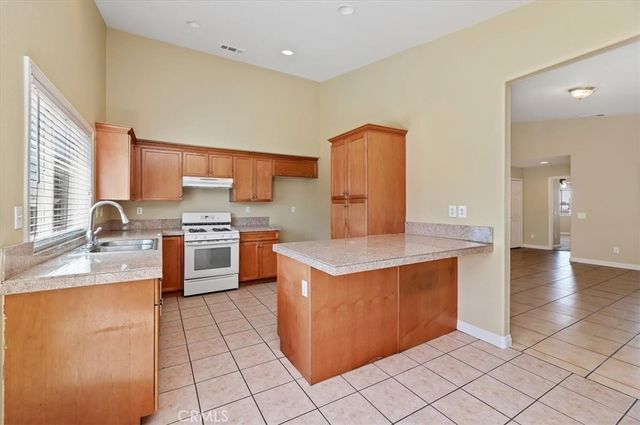 14336 Caroline, Adelanto, CA 92301