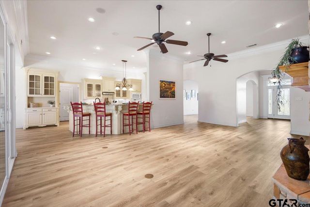 15176 County Road 472, Tyler, TX 75706