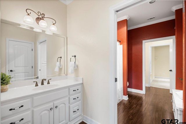 15176 County Road 472, Tyler, TX 75706