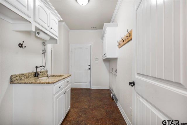 15176 County Road 472, Tyler, TX 75706